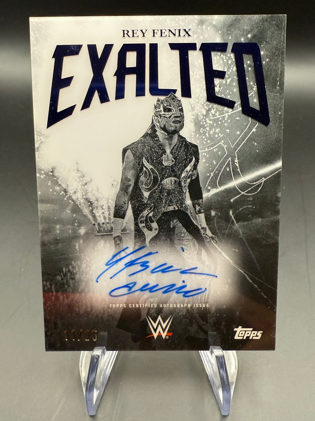 Rey Fenix 2025 WWE Topps Exalted Blue Black And White Signature /25