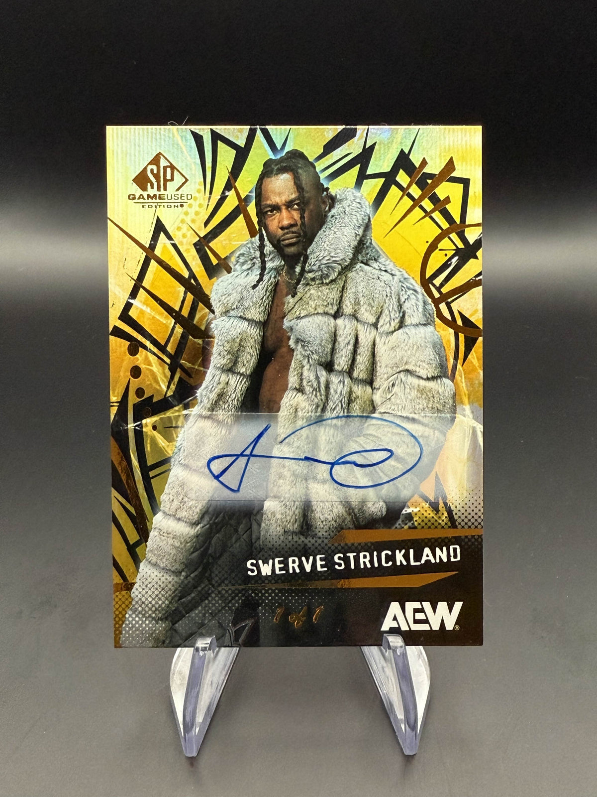 Swerve Strickland 2025 Upper Deck AEW Game Used SP Gold Parallel Autograph 1/1