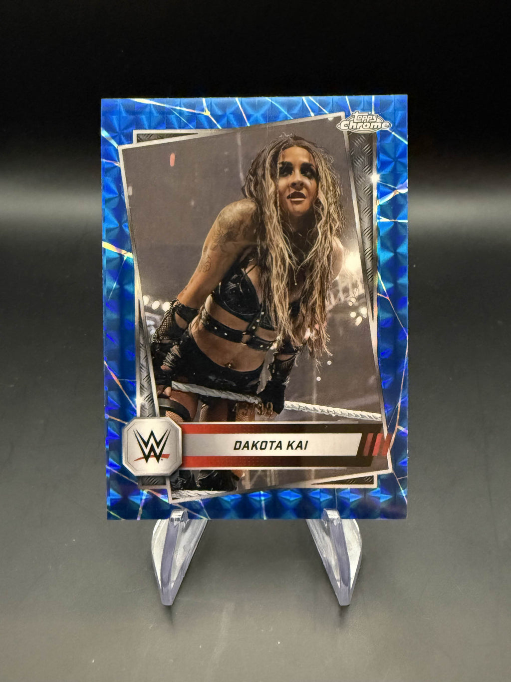 Dakota Kai 2025 WWE Topps Chrome Blue Geometric Refractor /99